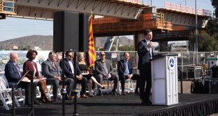 The Phoenix Valley Metro’s Northwest Extension Phase II Light Rail Project is on track to open in February 2025. The agency hosted U.S. Transportation Secretary Buttigieg (at the podium) and Federal Transit Administrator Nuria Fernandez (seated) for the official FFGA signing on Nov. 19.